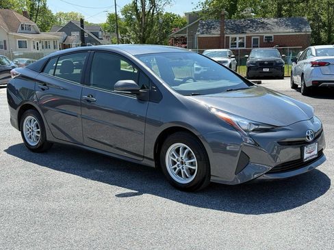 Used 2016 Toyota Prius Two FWD image 22