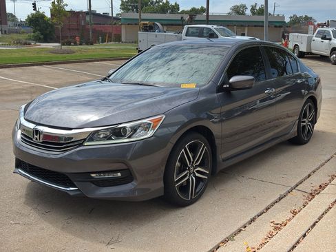 Used 2017 Honda Accord Sport Special Edition image 4