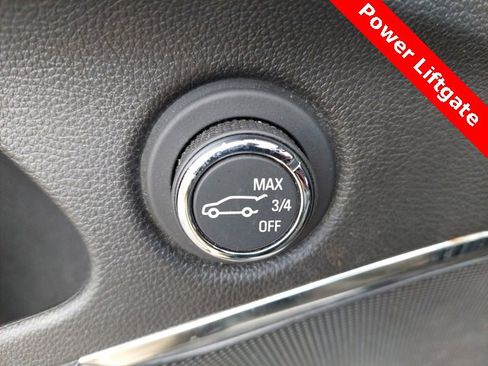 Used 2023 Buick Enclave Essence image 10