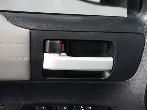 Used 2018 Toyota Tundra Limited w/ TRD Off Road Package image 31