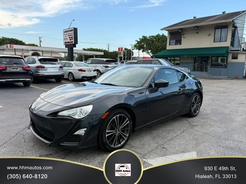 Used 2014 Scion FR-S RWD image 1