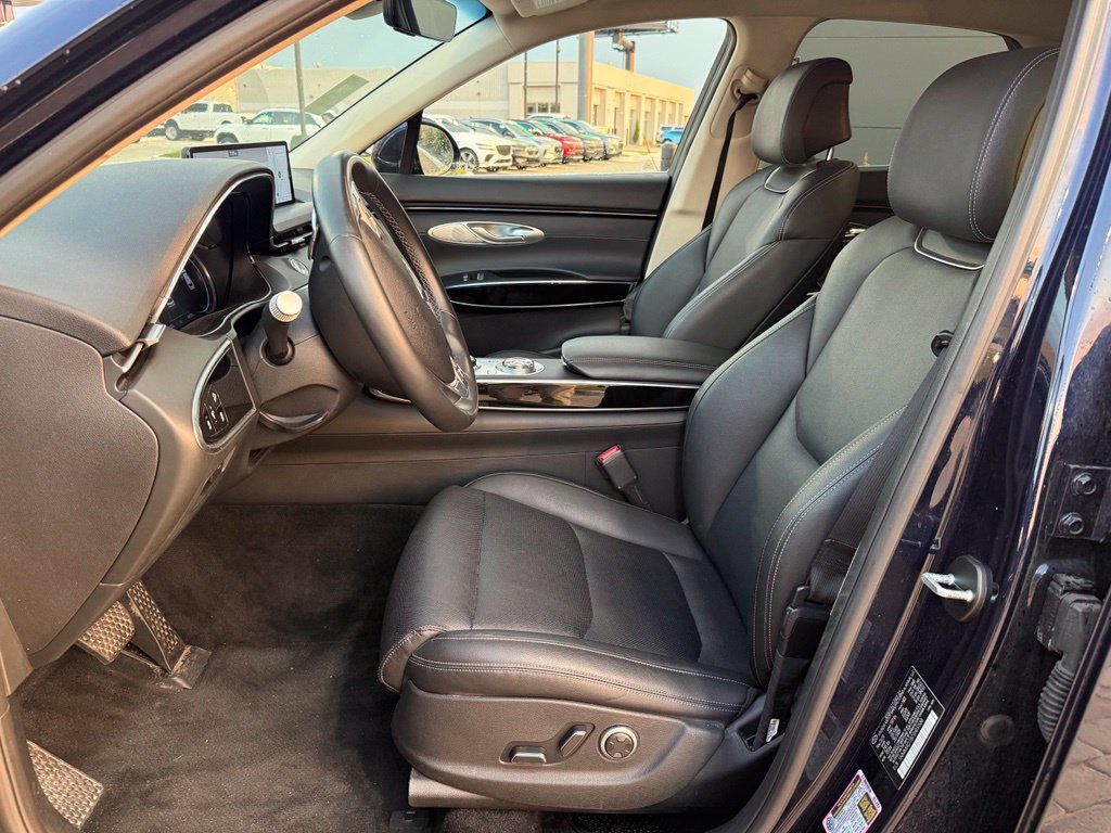 Used 2025 Genesis GV70 2.5T AWD/4WD image 11