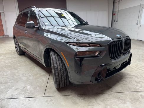 New 2027 BMW X7 xDrive40i w/ Executive Package AWD/4WD image 8