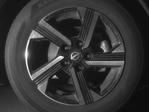 Used 2025 Nissan Sentra SV FWD image 13