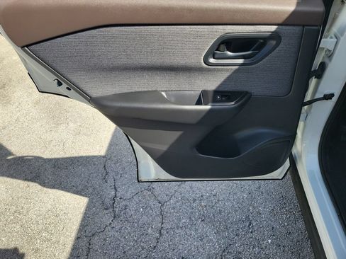 Certified 2023 Nissan Rogue S FWD image 19