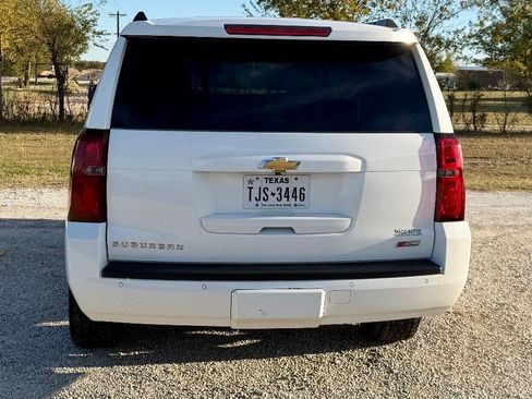 Used 2016 Chevrolet Suburban LT image 9