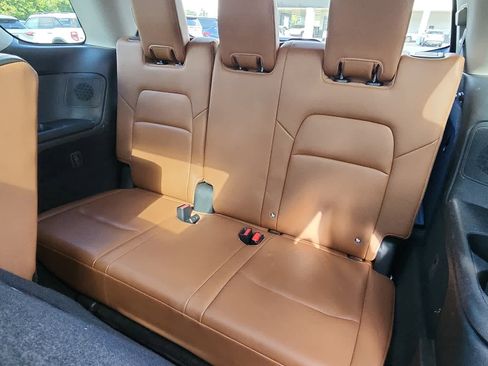 Used 2024 Nissan Pathfinder Platinum w/ Cargo Package image 7