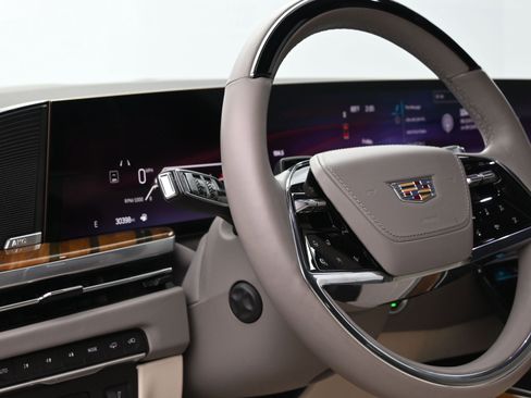 Used 2025 Cadillac Escalade ESV Sport Platinum image 24