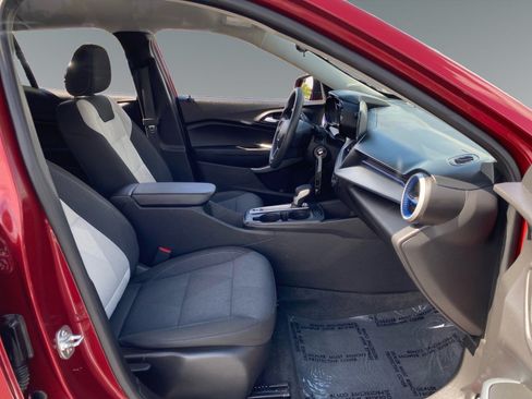 Used 2025 Chevrolet Trax LS FWD image 15