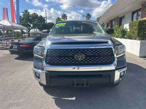 Used 2018 Toyota Tundra SR5 w/ SR5 Upgrade Package image 3