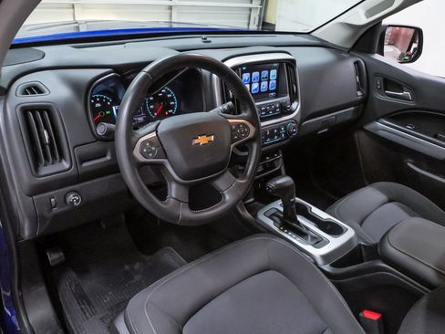 Used 2017 Chevrolet Colorado LT w/ LT Convenience Package RWD image 2
