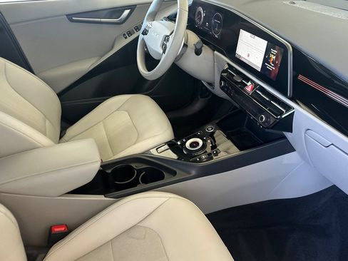 Certified 2023 Kia Niro Wind FWD image 17