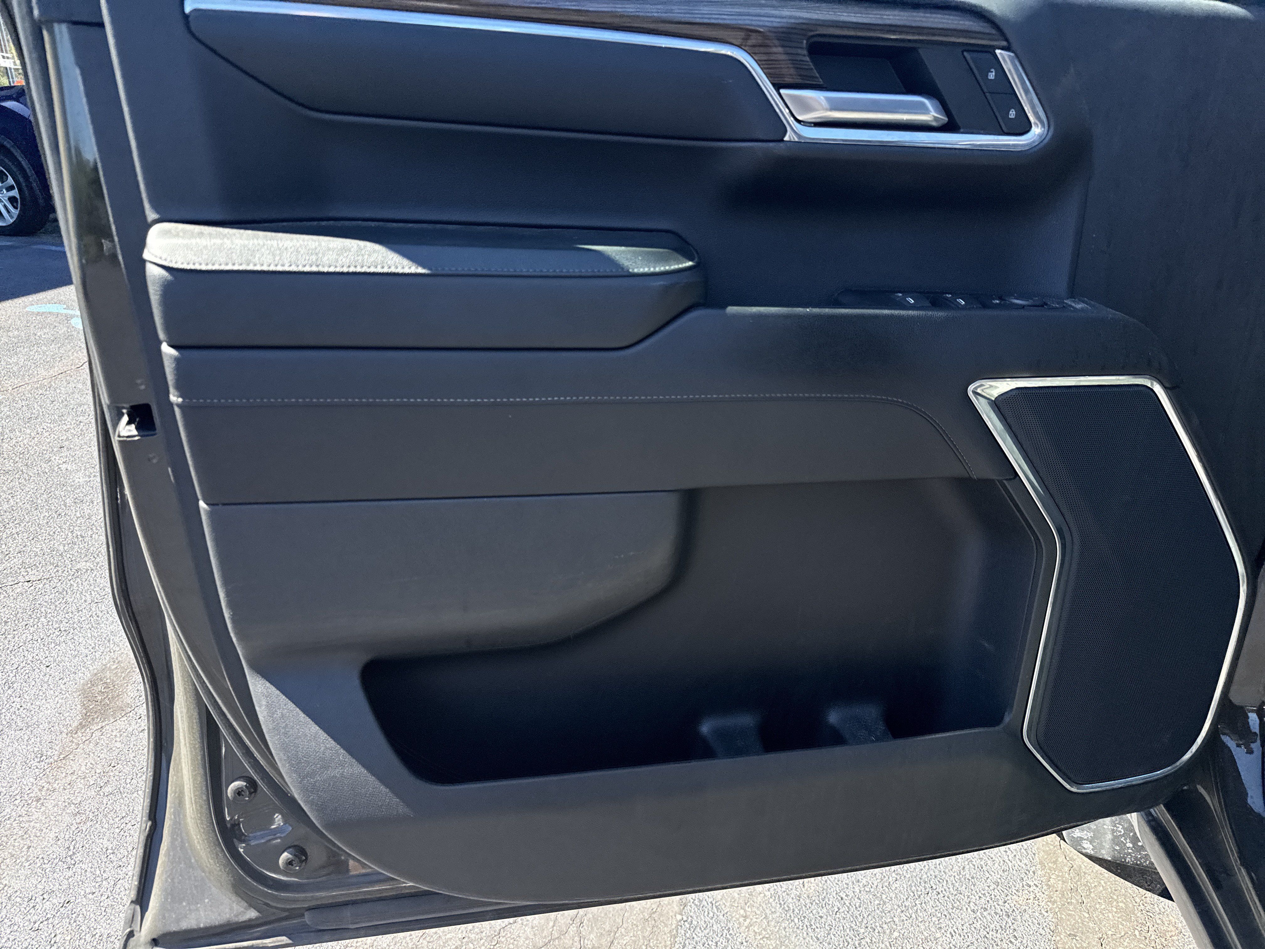 Used 2023 Chevrolet Silverado 1500 LT AWD/4WD image 15