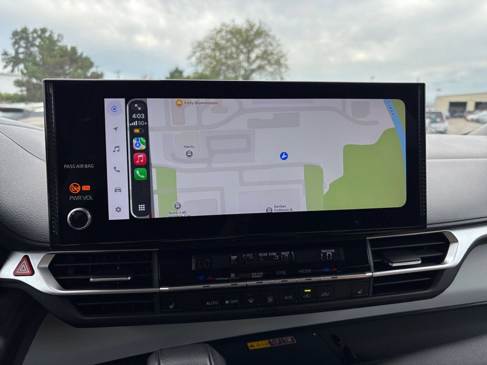 Used 2025 Toyota Sienna XLE FWD image 19