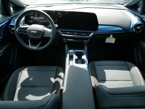 New 2026 Chevrolet Equinox EV LT w/ LPO, Blackout Package FWD image 6