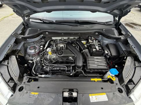 Used 2023 Volkswagen Taos SE w/ Panoramic Sunroof Package FWD image 25