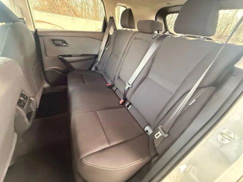 Used 2023 Nissan Rogue S image 17