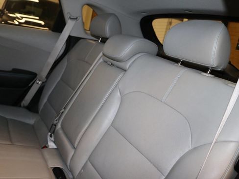 Used 2018 Kia Niro EX Premium image 68