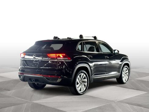 Certified 2023 Volkswagen Atlas Cross Sport SE FWD image 8