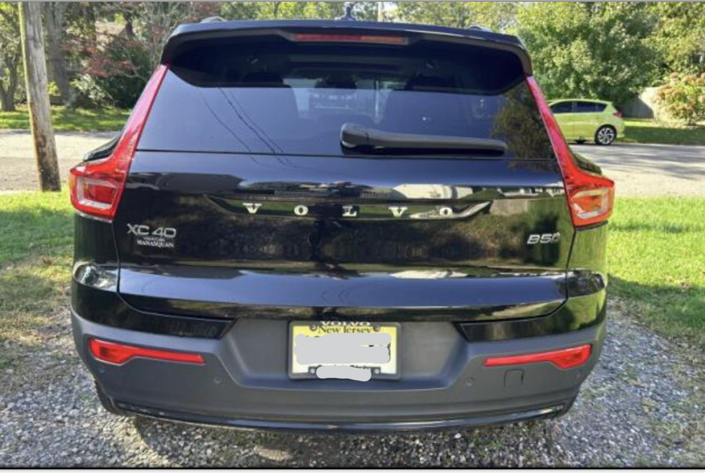 Used 2024 Volvo XC40 B5 Plus w/ Climate Package AWD/4WD image 12