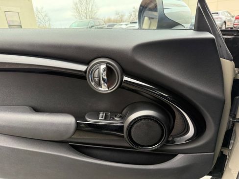 Used 2019 MINI Cooper S w/ Signature Upholstery Package image 24