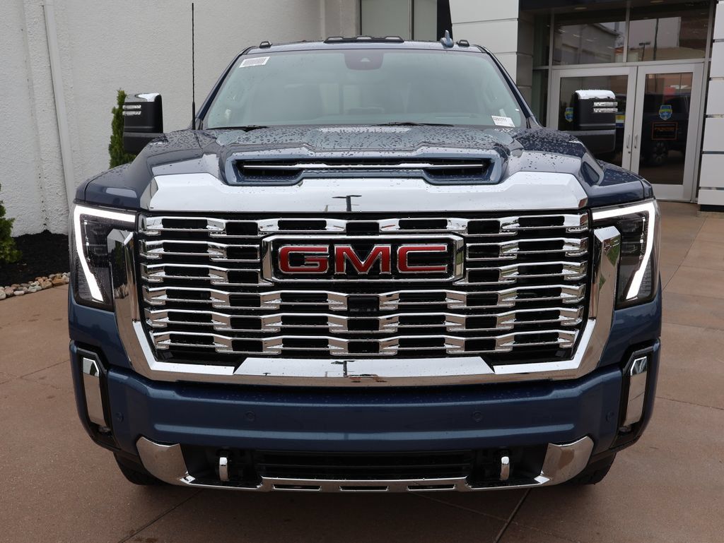New 2026 GMC Sierra 2500 Denali w/ Denali Reserve Package AWD/4WD image 2