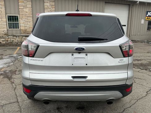 Used 2017 Ford Escape SE image 4