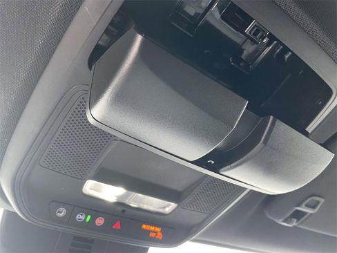 Used 2024 GMC Acadia Elevation image 28