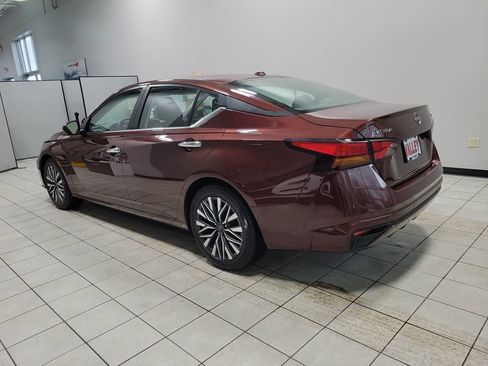 Used 2024 Nissan Altima 2.5 SV image 5
