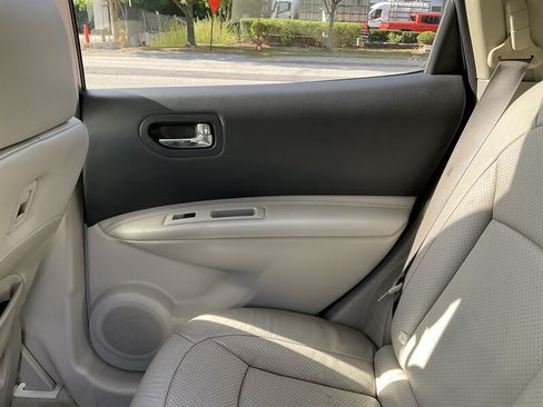 Used 2011 Nissan Rogue SV w/ SL Pkg AWD/4WD image 15