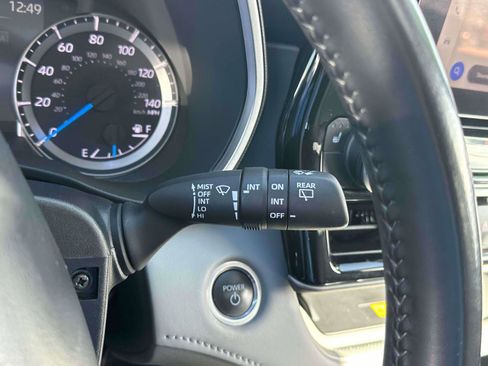 Used 2024 Toyota Highlander XLE image 25