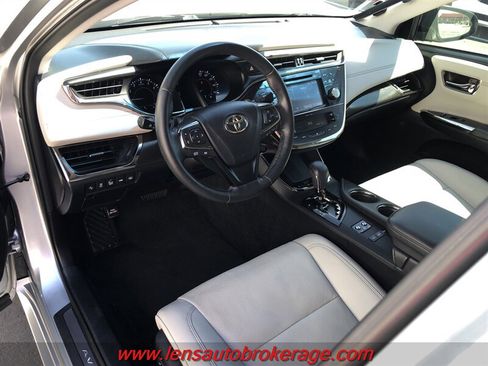 Used 2018 Toyota Avalon Limited w/ Carpet Mat Package FWD image 10