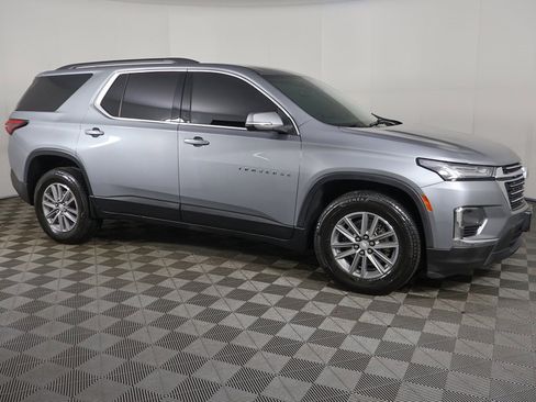 Used 2023 Chevrolet Traverse LT image 19