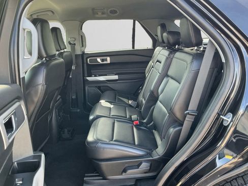 Used 2024 Ford Explorer XLT w/ Equipment Group 202A image 13