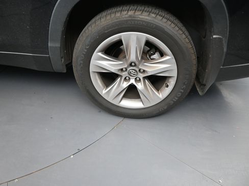 Used 2016 Toyota Highlander Limited image 21