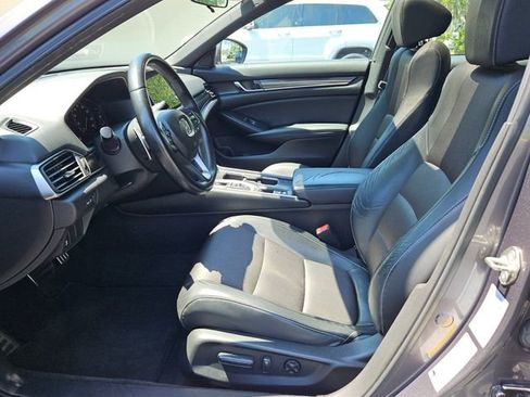 Used 2018 Honda Accord Sport image 10