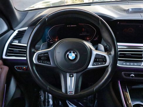 Used 2021 BMW X7 M50i w/ Dynamic Handling Package AWD/4WD image 30