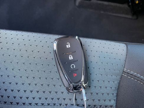 Used 2025 Chevrolet Trax LT image 23