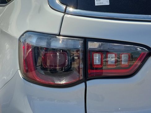 Used 2024 Jeep Compass Limited AWD/4WD image 9