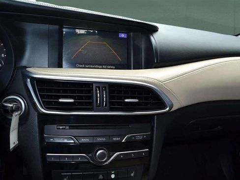 Used 2017 INFINITI QX30 image 31