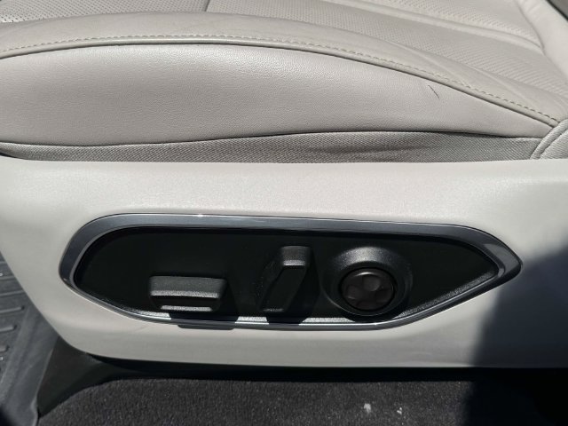 Used 2022 Jeep Wagoneer Series III w/ Flexible Seating Group AWD/4WD image 16