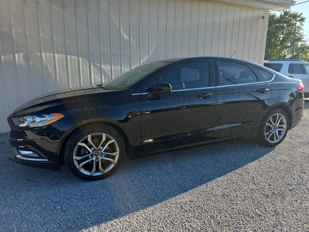 Used 2017 Ford Fusion SE w/ Equipment Group 201A FWD image 10