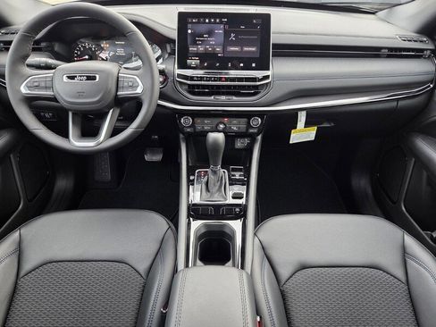 New 2026 Jeep Compass Latitude image 12