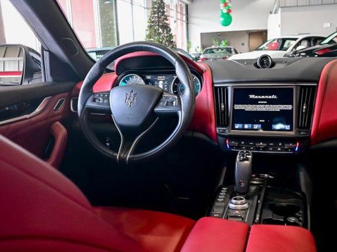 Used 2022 Maserati Levante GT image 27