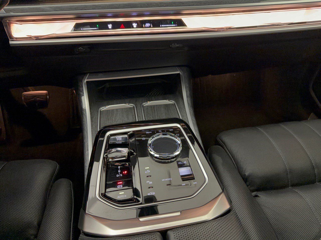 Certified 2023 BMW 760i xDrive AWD/4WD image 22