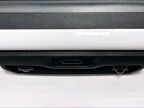 Used 2023 Chevrolet Silverado 1500 LT AWD/4WD image 8