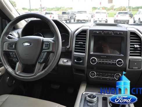 Used 2020 Ford Expedition XLT w/ Equipment Group 202A RWD image 19