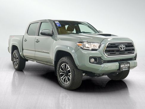 Used 2023 Toyota Tacoma TRD Sport AWD/4WD image 7