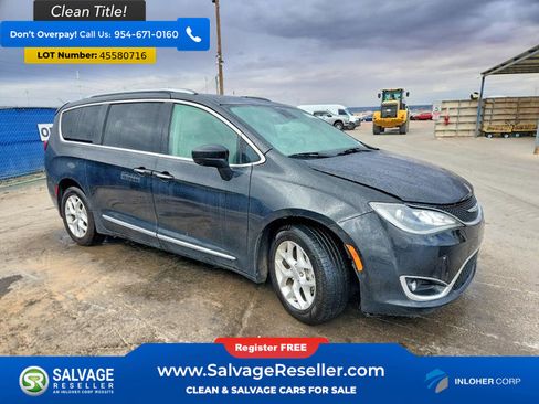 Used 2017 Chrysler Pacifica Touring-L Plus w/ Advanced Safetytec Group image 5
