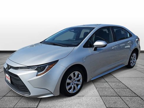 Used 2023 Toyota Corolla LE FWD image 1